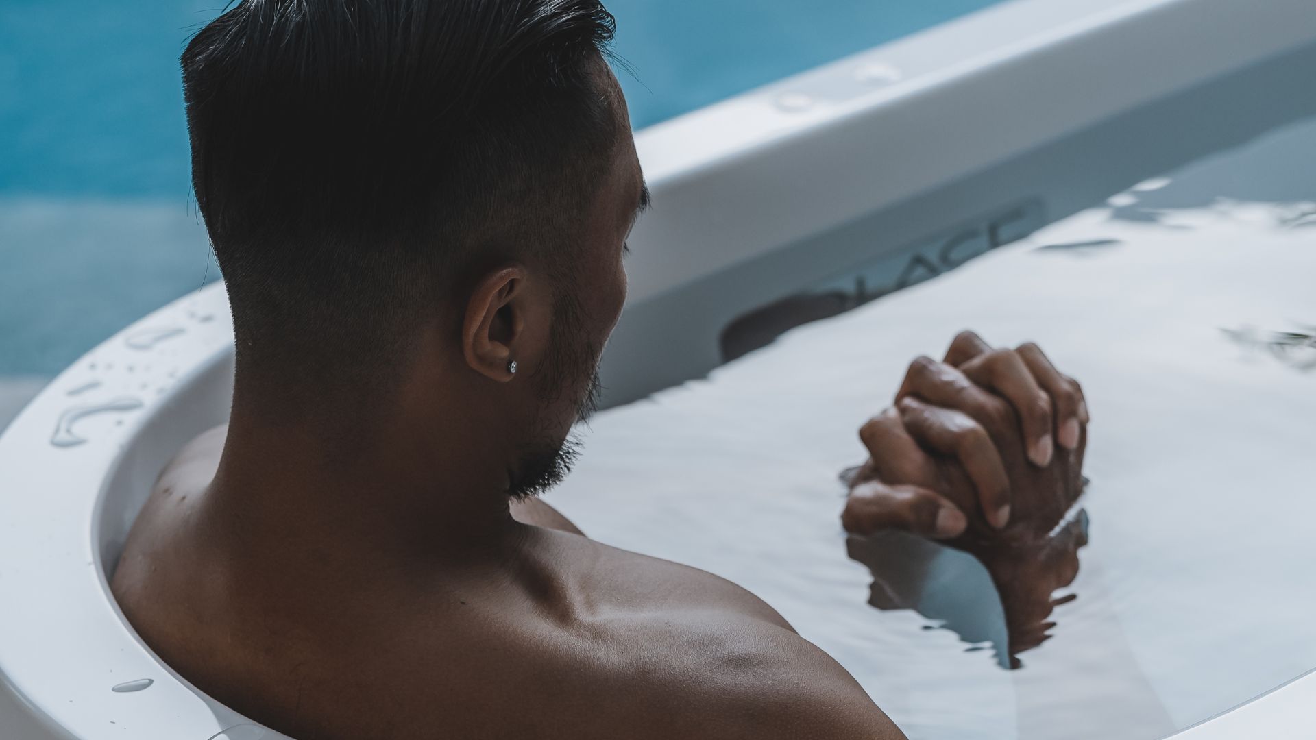 Man uses ice bath to build mental toughness and resilience